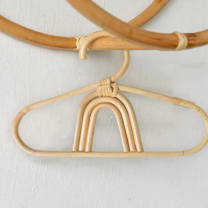 Kid Rattan Hanger Rainbow Moon - Baby Clothing Hangers のレビューと価格