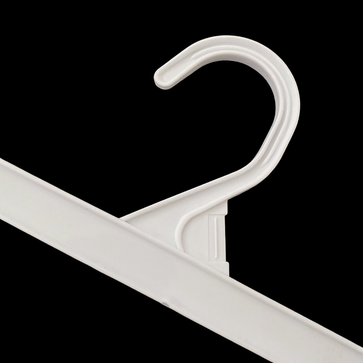 White Plastic Hanger For Child - Baby Clothing Hangers のレビューと価格