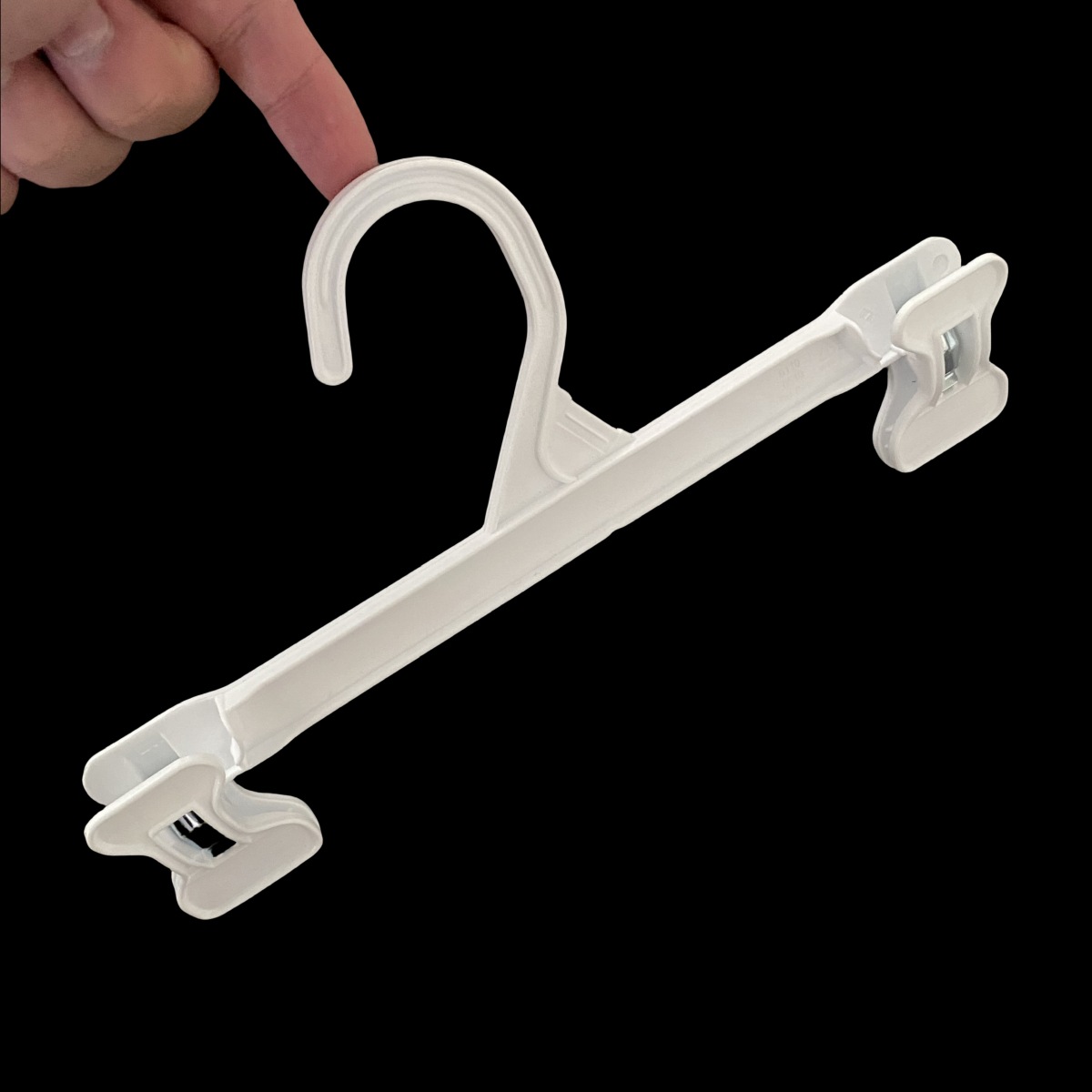 White Plastic Hanger For Child - Baby Clothing Hangers のレビューと価格
